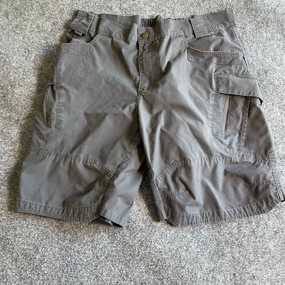 LA Police Gear Mens Tactical Cargo Shorts Charcoal Gray Ripstop‎ XXL 38 Waist